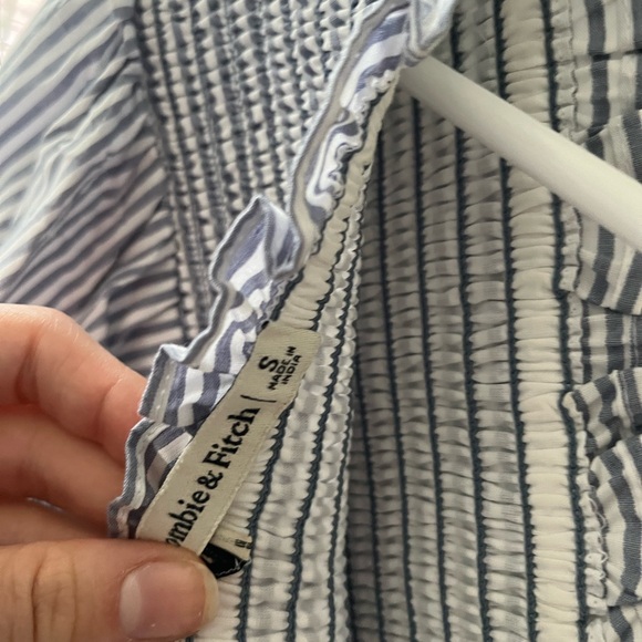 ABERCROMBIE V-Neck Blouse - Picture 2 of 2